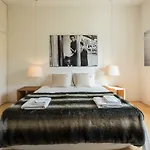 FLH Chiado Design Flat
